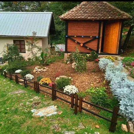 Vikendica Vucetic Loznica Dom wakacyjny *