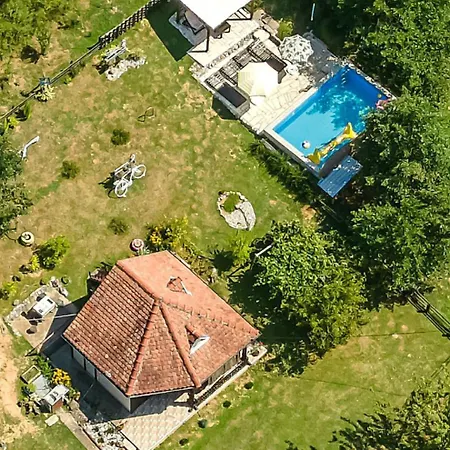 Vikendica Vucetic Loznica Dom wakacyjny *