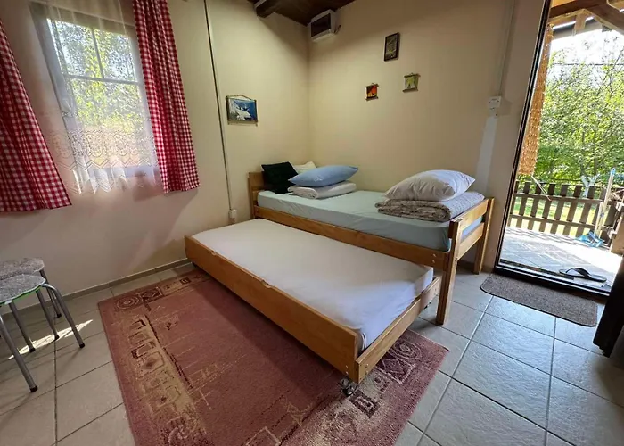 別荘 Vikendica Vucetic Loznica *